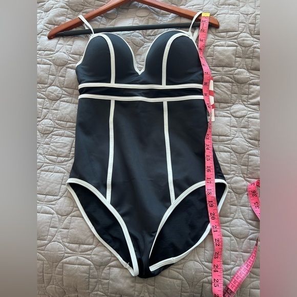 NWT SPANX Sweetheart One Piece Swimsuit Bathing Suit Built-In Bra Underwire - Picture 13 of 16